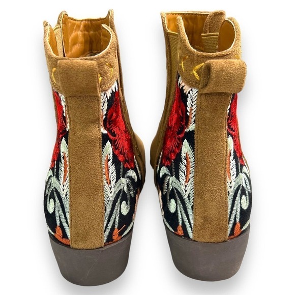 Woman’s Sz 9 Camel Booties Faux Suede Boho Floral Embroidered - Picture 5 of 10